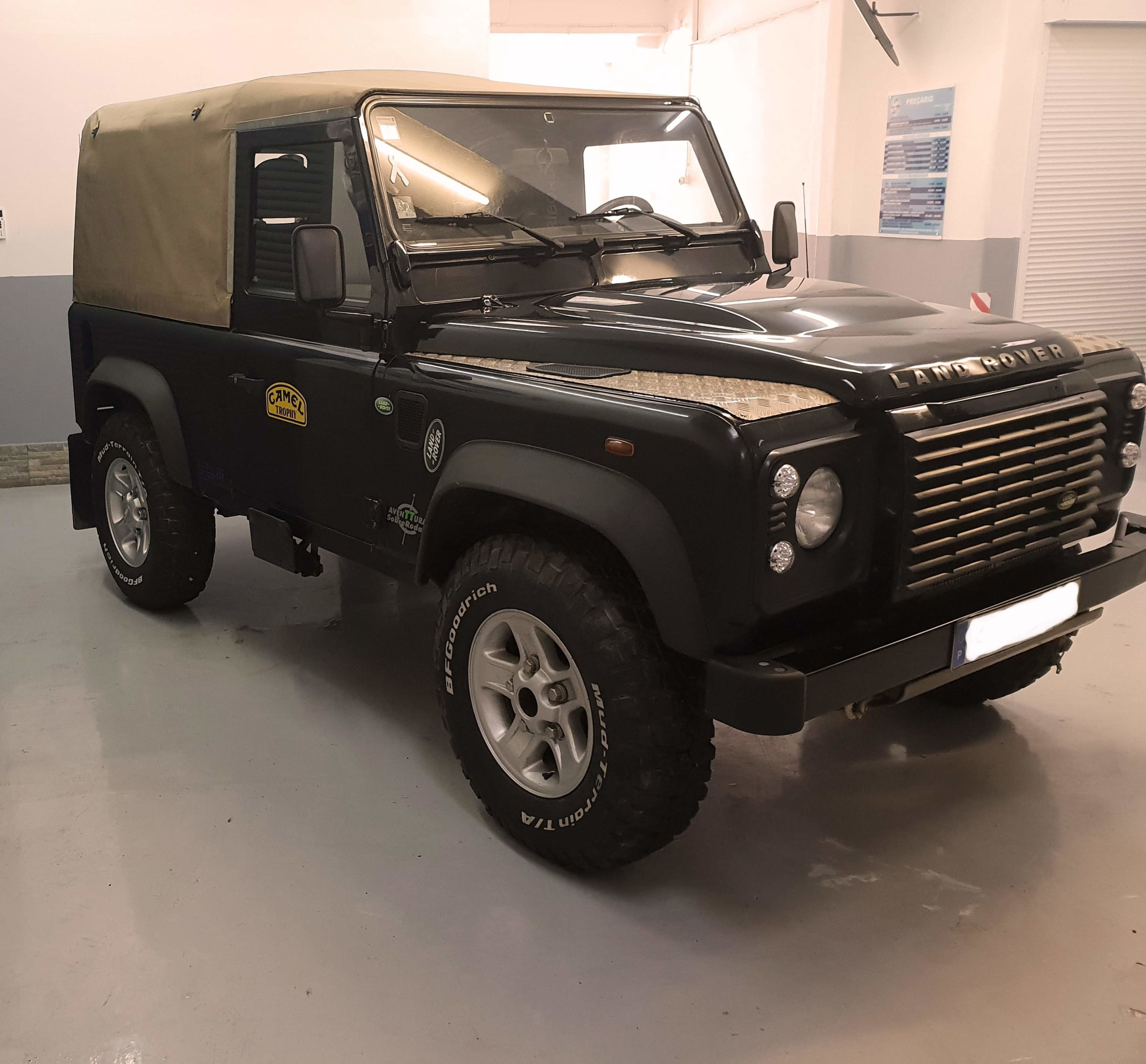 Land rover defender 2009